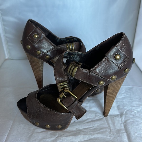 Guess Brown Platform Sandals - Picture 8 of 10